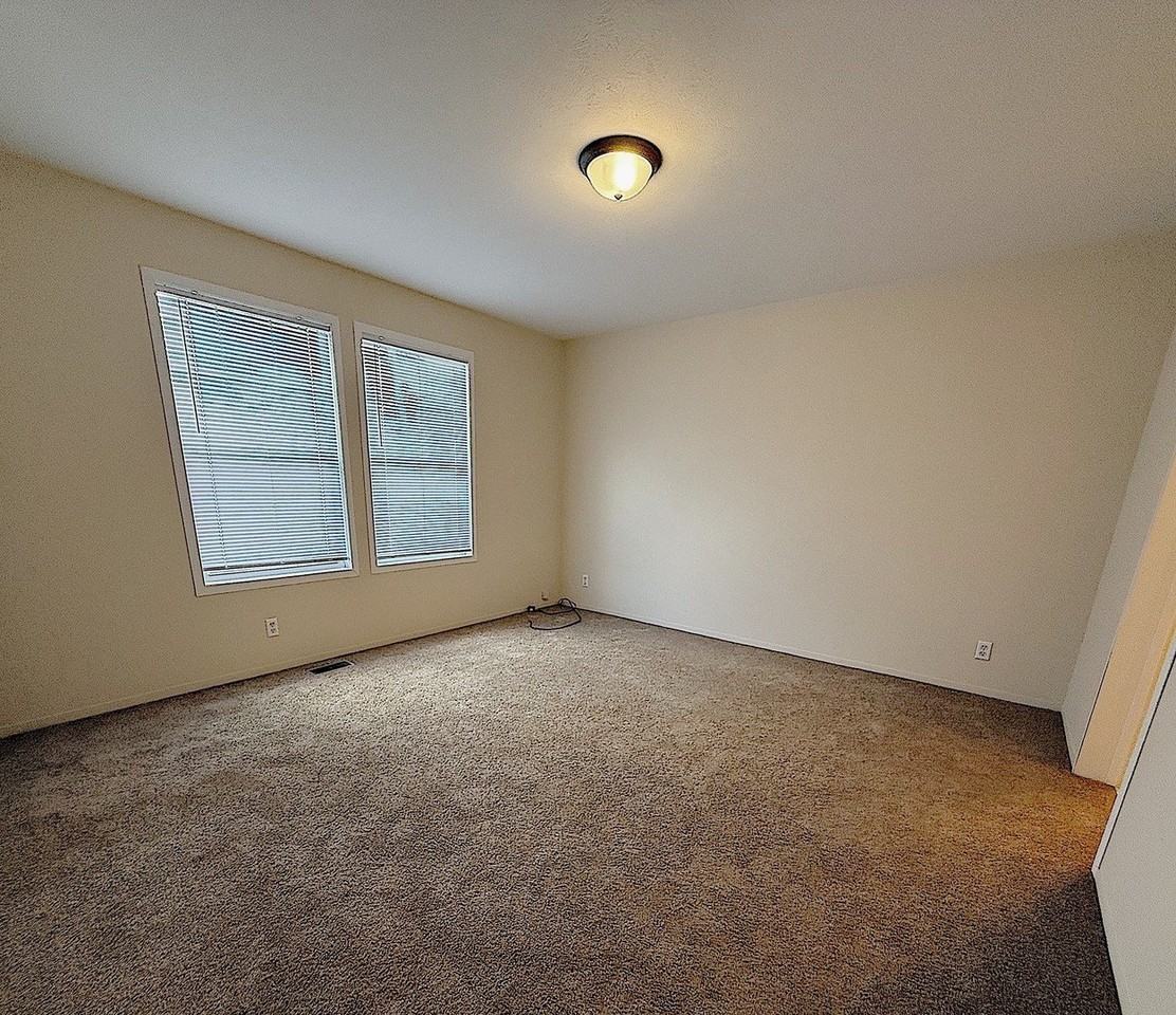 186 Carriage Ln - Photo 4 of 10