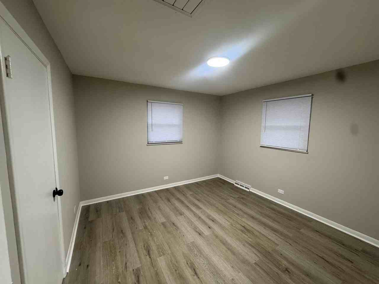 15041 Oak St - Photo 7 of 19