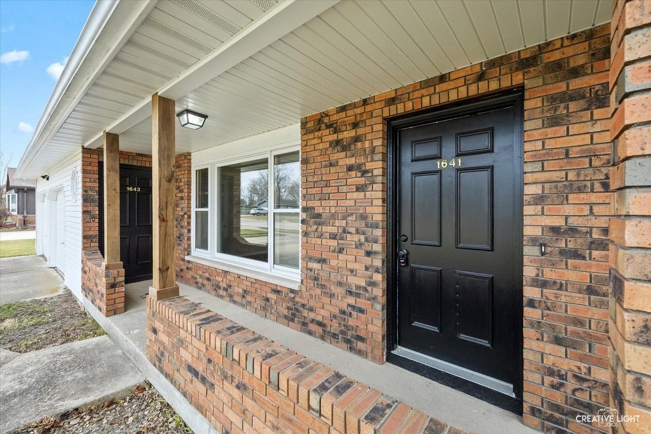 1641 Park Ave - Photo 4 of 17