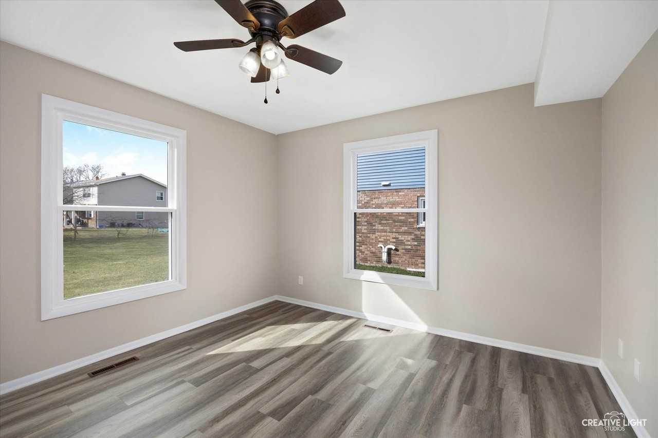 1641 Park Ave - Photo 7 of 17