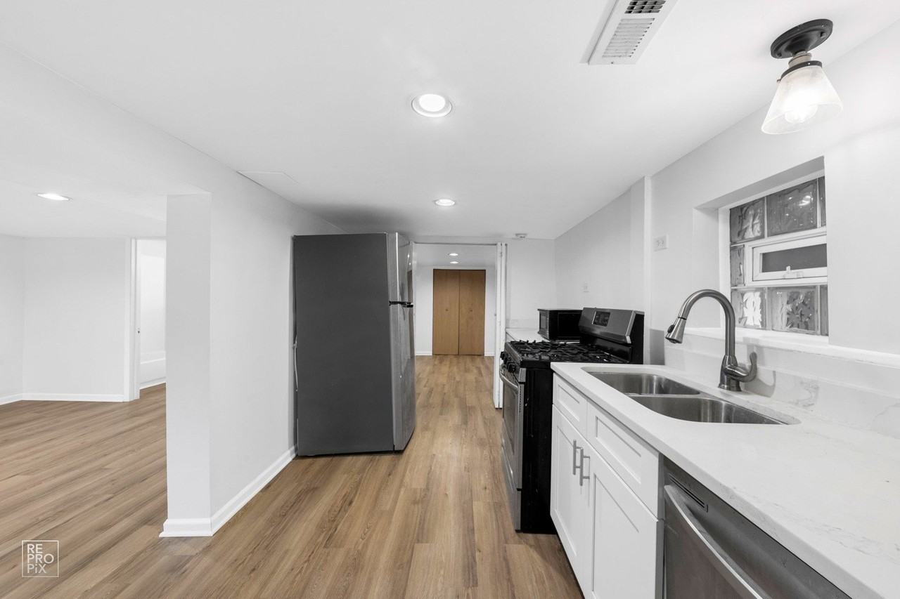 3414 N Damen Ave Unit Bsmt #BS - Photo 2 of 11