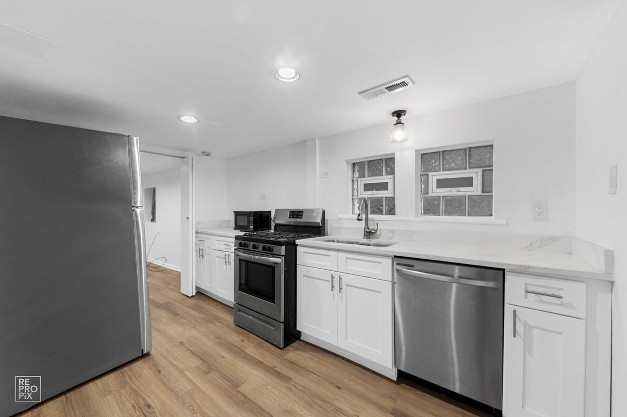 3414 N Damen Ave Unit Bsmt #BS - Photo 3 of 11