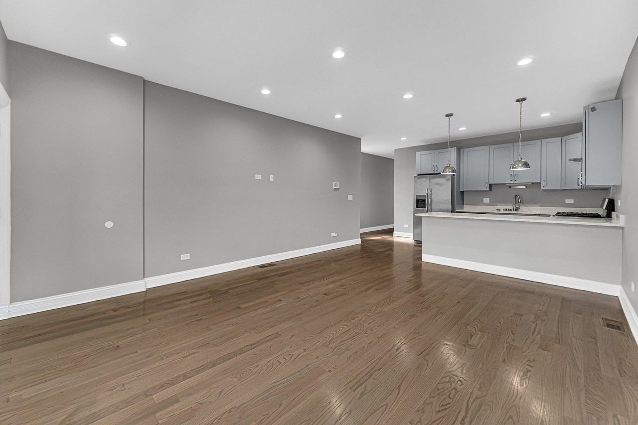 1048 N Lawndale Ave Unit 1 #1 - Photo 2 of 12