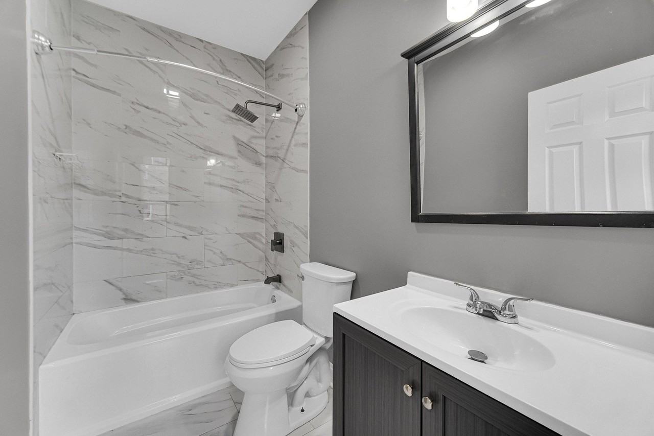 1048 N Lawndale Ave Unit 1 #1 - Photo 6 of 12