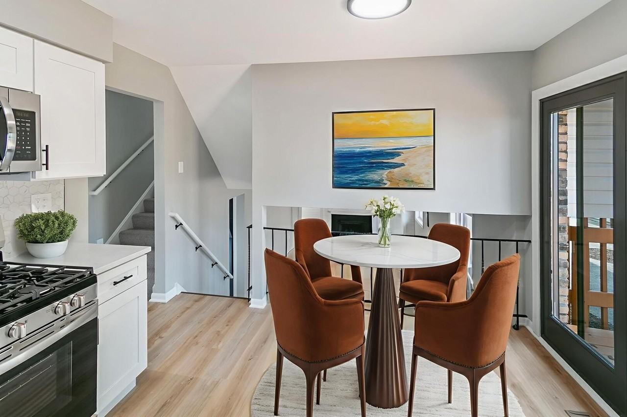 242 S Harper Ave - Photo 3 of 20