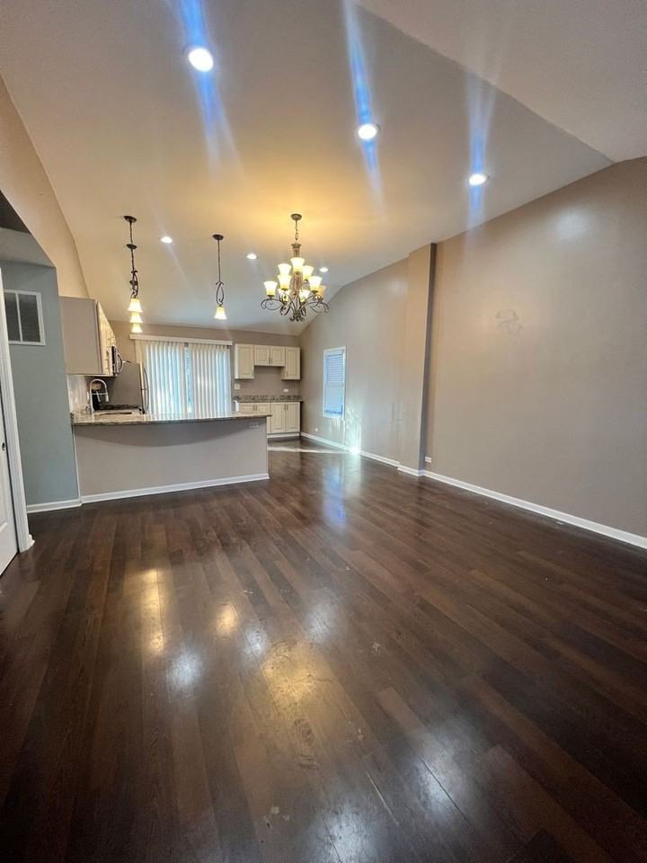 3001 75th St - Photo 2 of 13