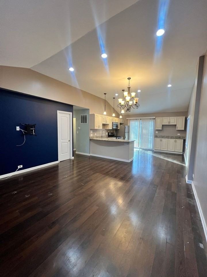 3001 75th St - Photo 3 of 13