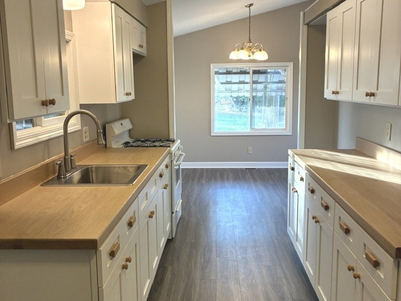 315 E Corning Rd - Photo 5 of 16