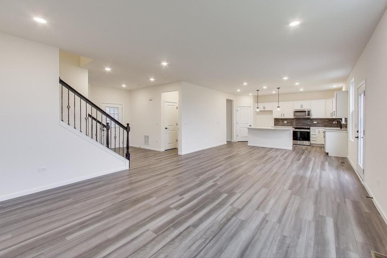 2240 Bent Grass Way - Photo 5 of 50