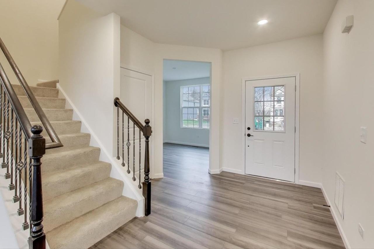 2240 Bent Grass Way - Photo 6 of 50