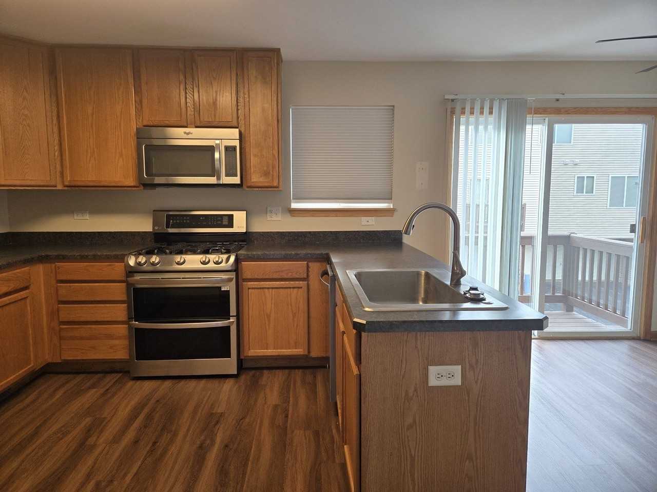 552 Richard Brown Blvd - Photo 4 of 20