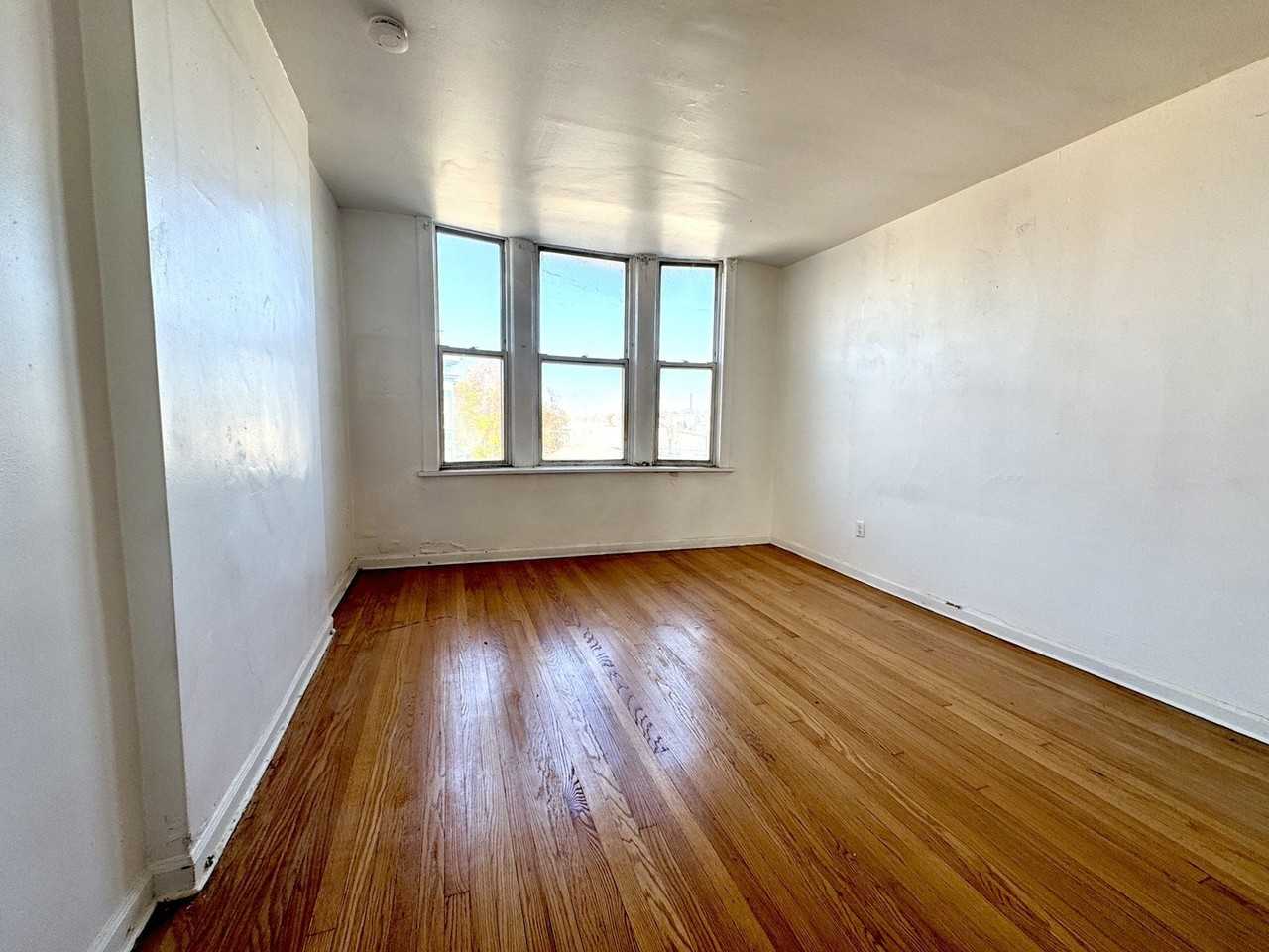 3623 W North Ave Apt 3-25 #3 - Photo 3 of 9