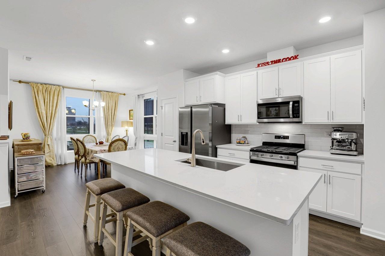 1200 Lakepointe Dr - Photo 3 of 19