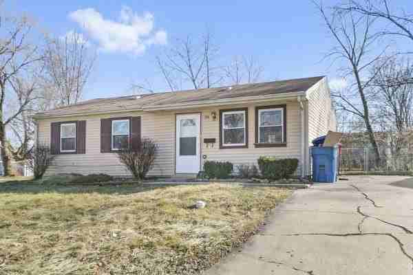 594 Andover St - Photo 2 of 13