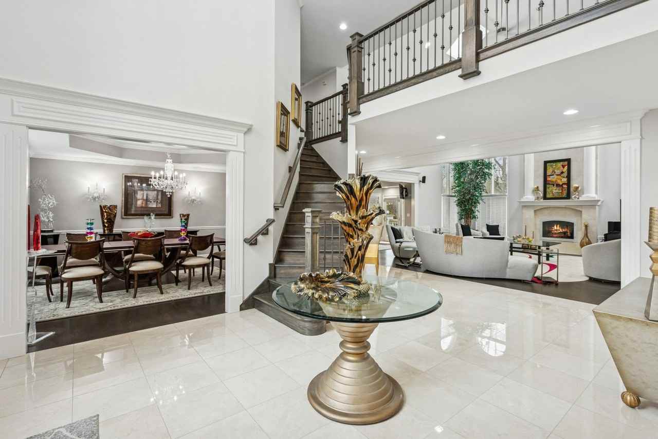 9200 Falling Waters Dr W - Photo 2 of 30