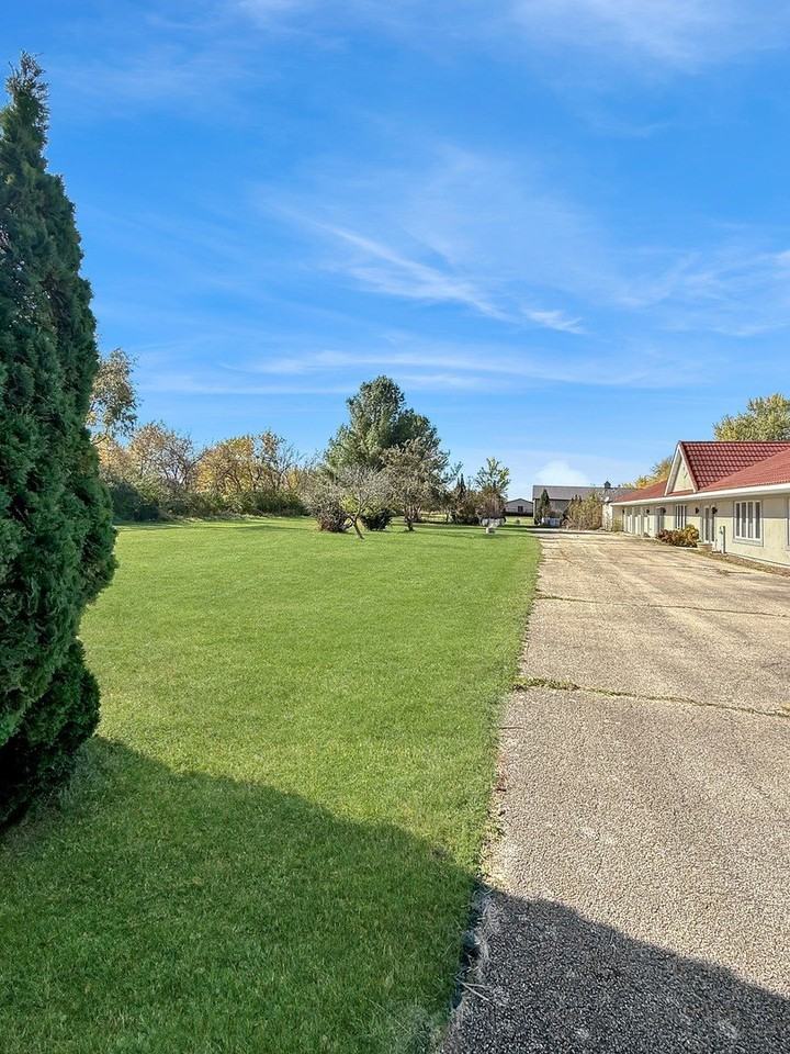 33053 Pamrich Dr - Photo 3 of 18