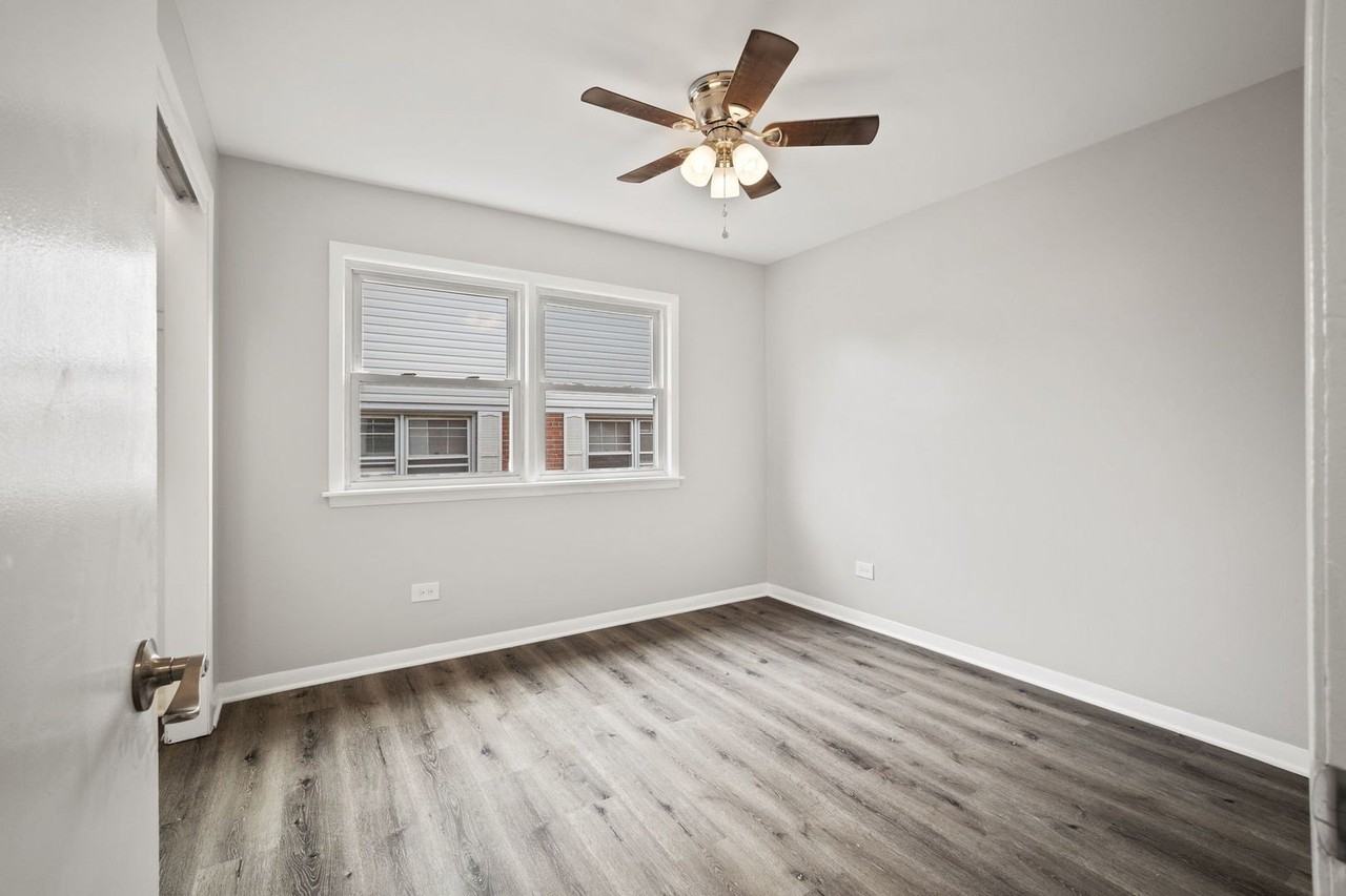 8440 W 95th St Apt 12 #12 - Photo 6 of 18