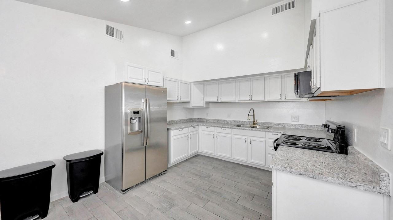 W Coolidge St - Photo 5 of 39