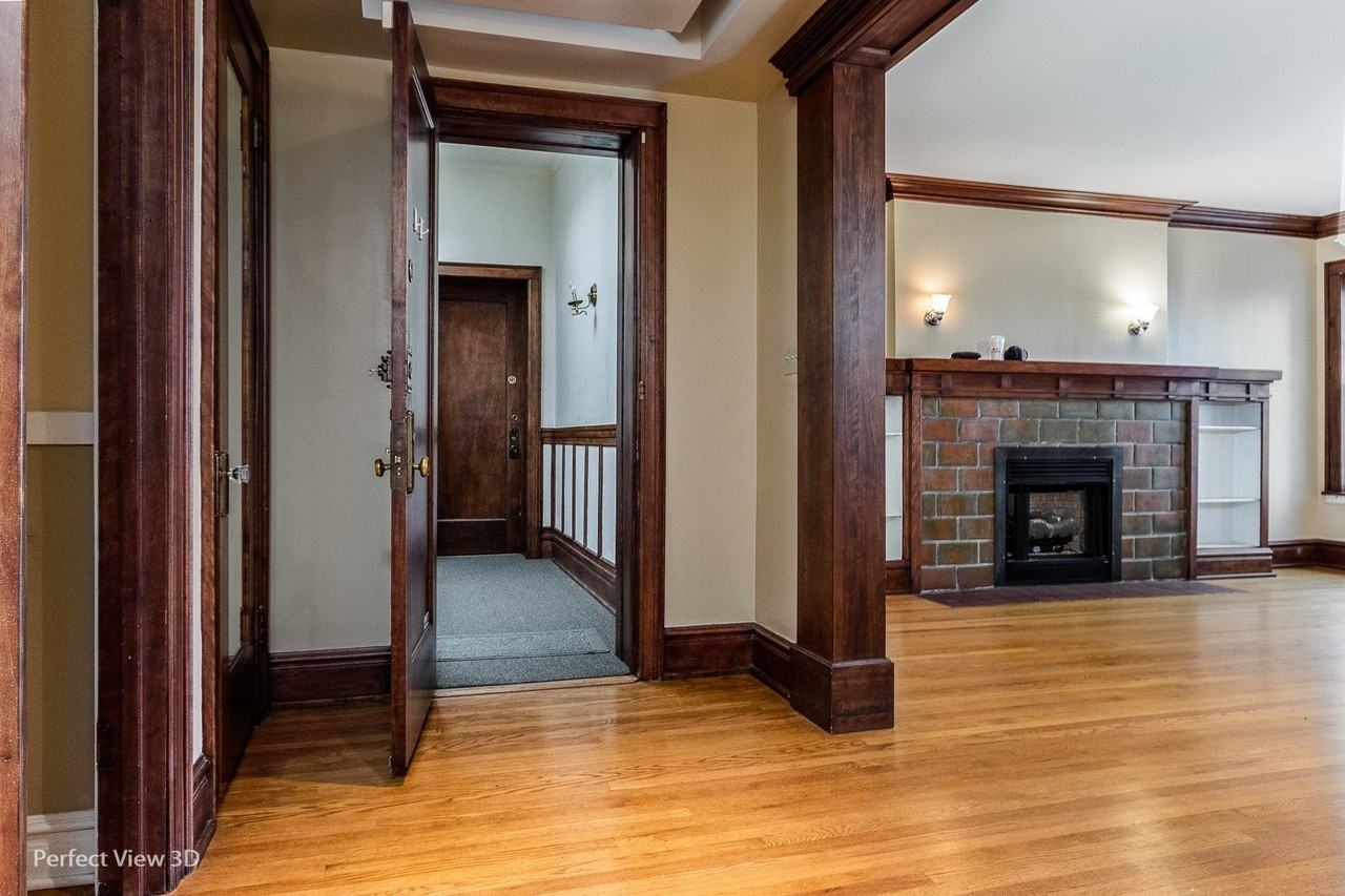 7216 S South Shore Dr Apt 3 #3 - Photo 3 of 30