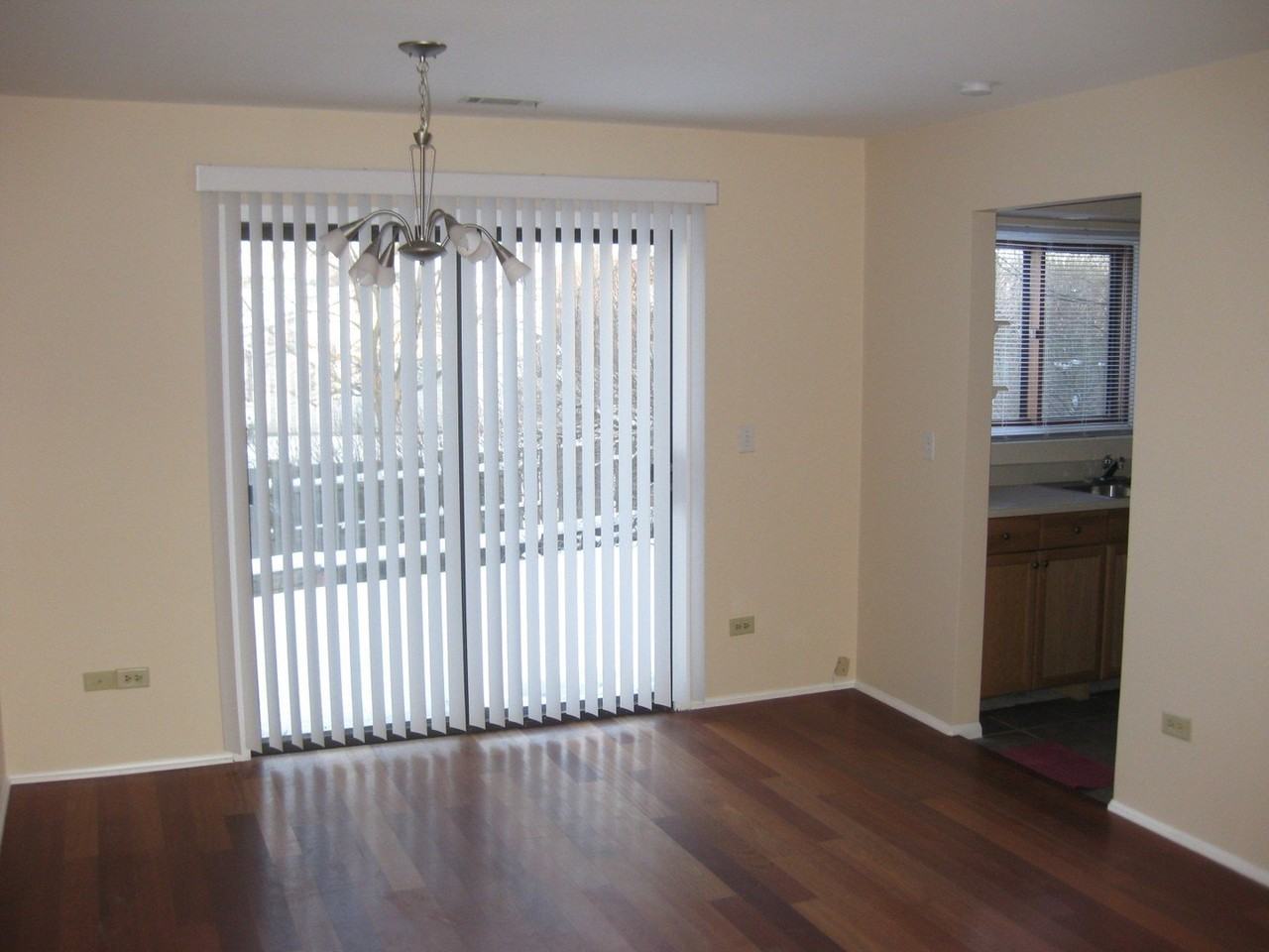 429 Pacific Ct - Photo 7 of 16