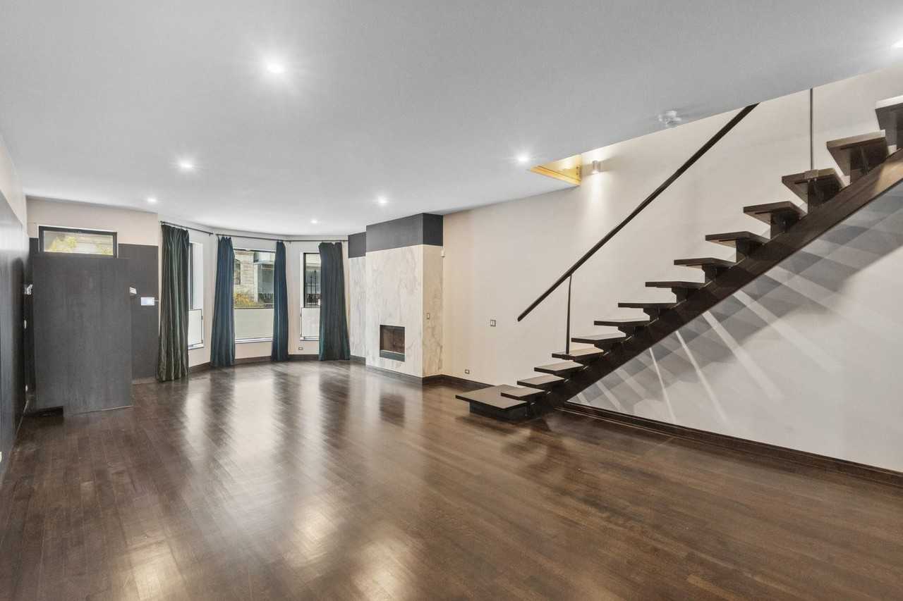 44 E Cedar St - Photo 4 of 35