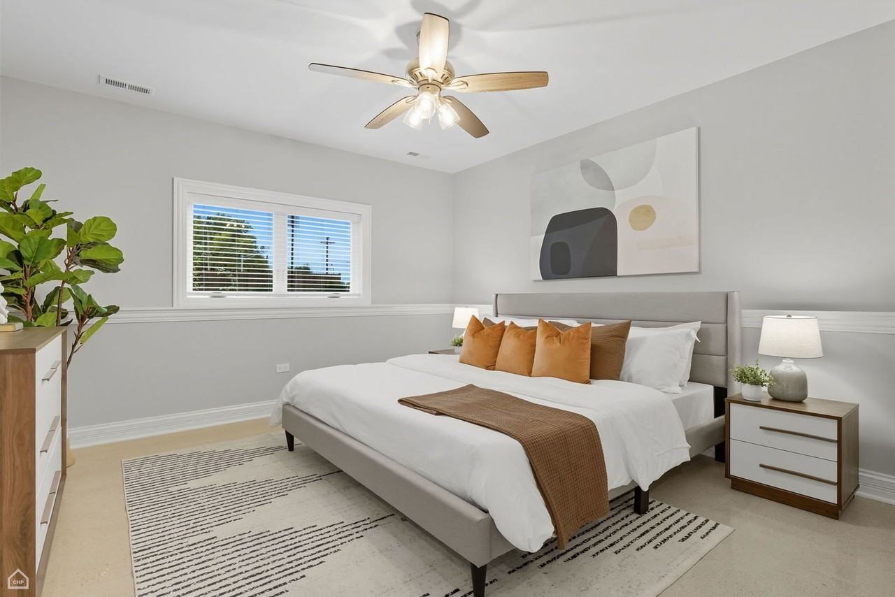 547 N Springfield Ave - Photo 6 of 20