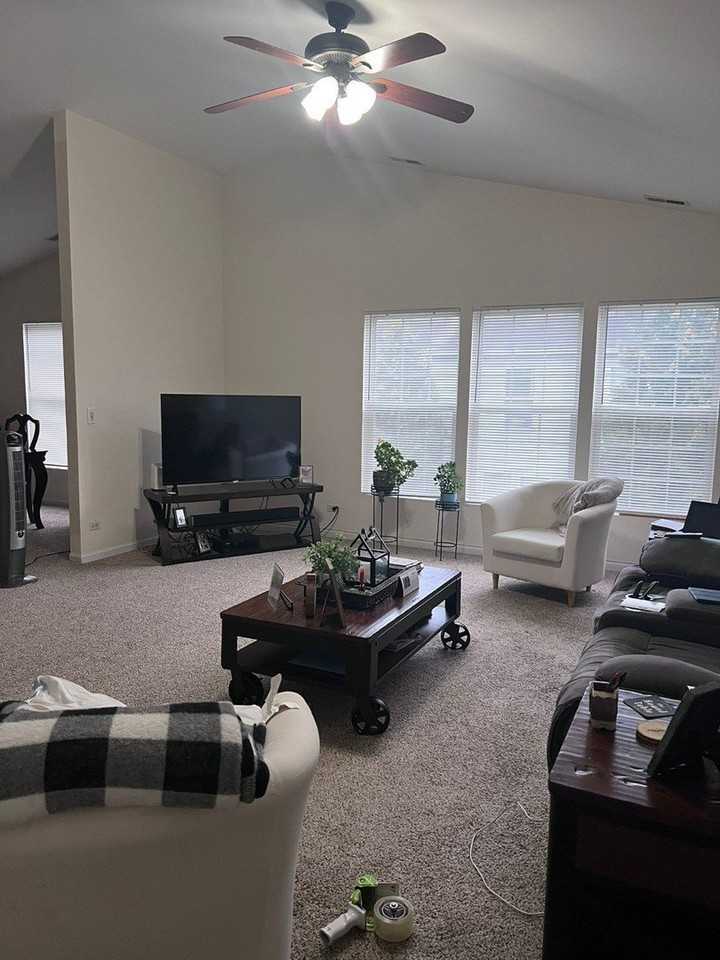 3106 Bromley Ln - Photo 4 of 13