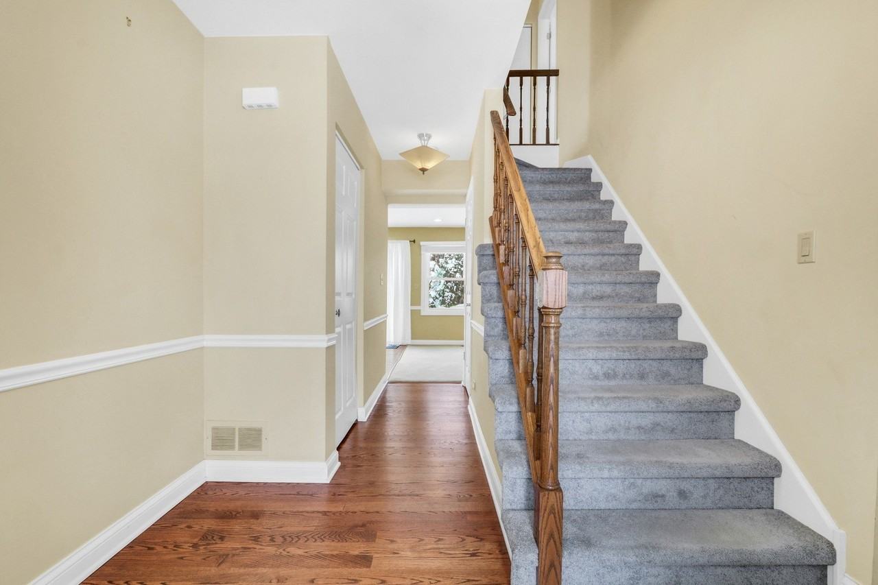 1000 Cumberland Ln - Photo 4 of 49