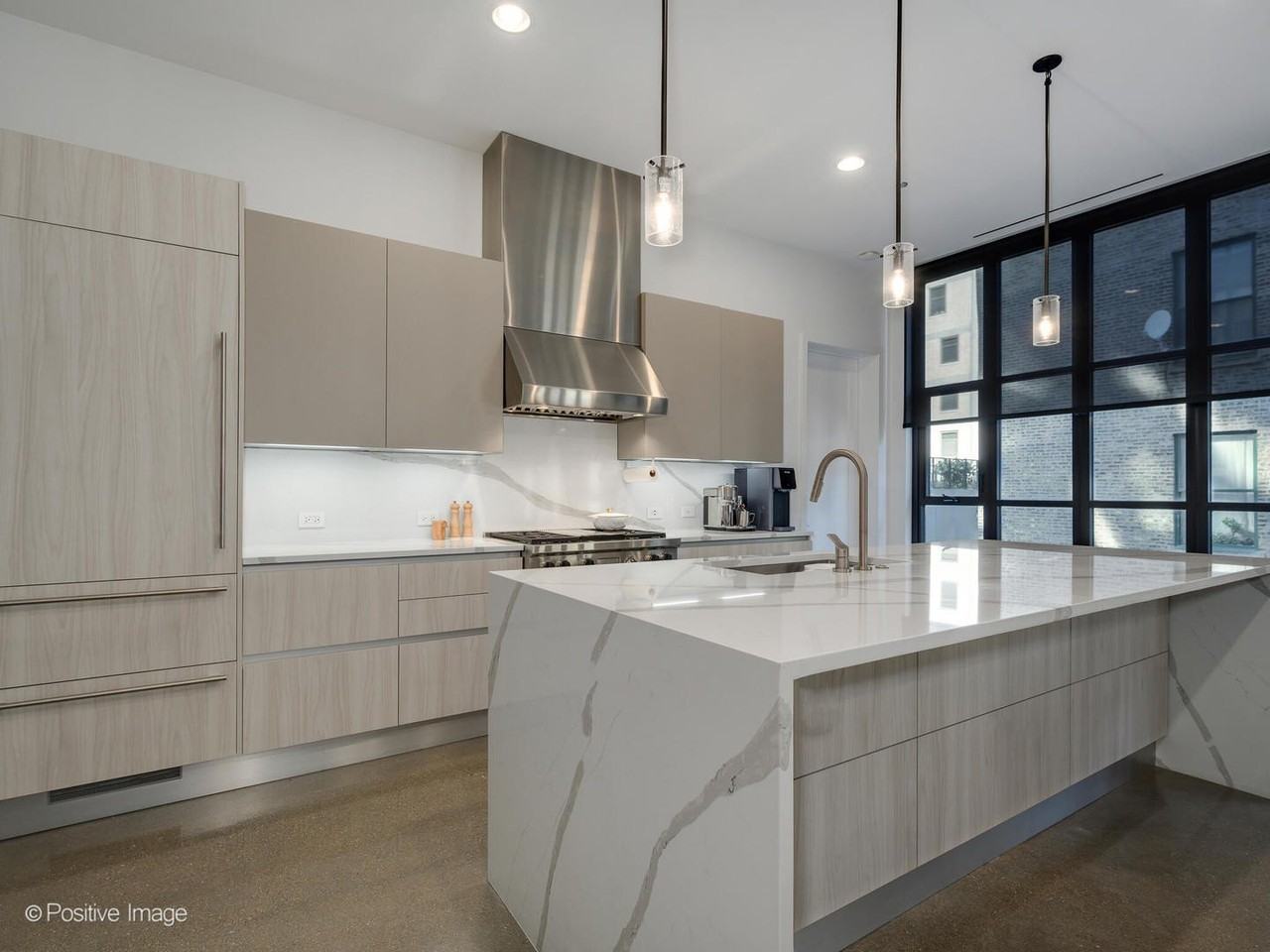 900 W Washington Blvd Apt 302 #302 - Photo 5 of 18