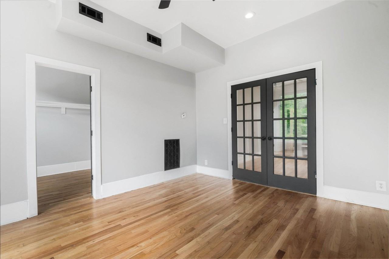 6923 S Vernon Ave Apt 1 #1 - Photo 7 of 16