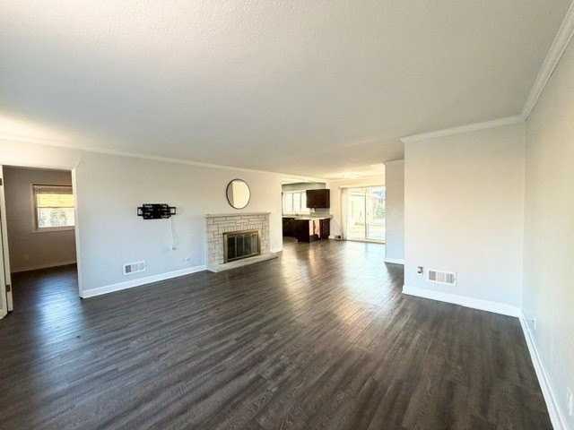 1616 Mayfield Ave - Photo 3 of 30