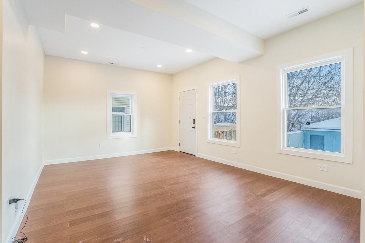 4019 N Tripp Ave Unit 1 #1 - Photo 7 of 20