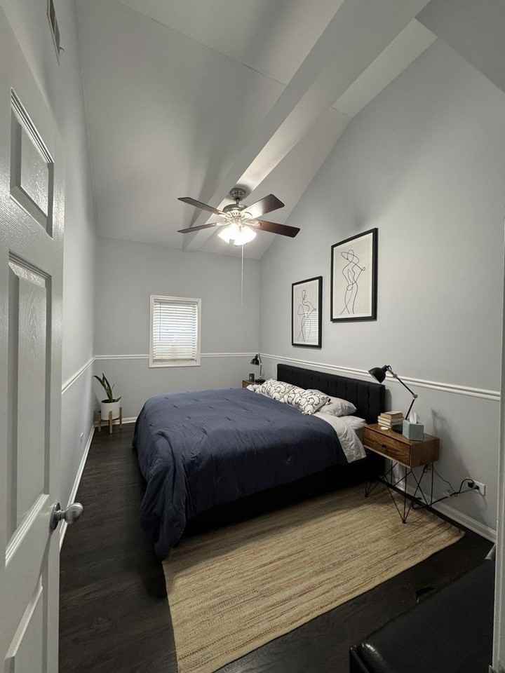 2315 W Harrison St Apt 4 #4 - Photo 7 of 9