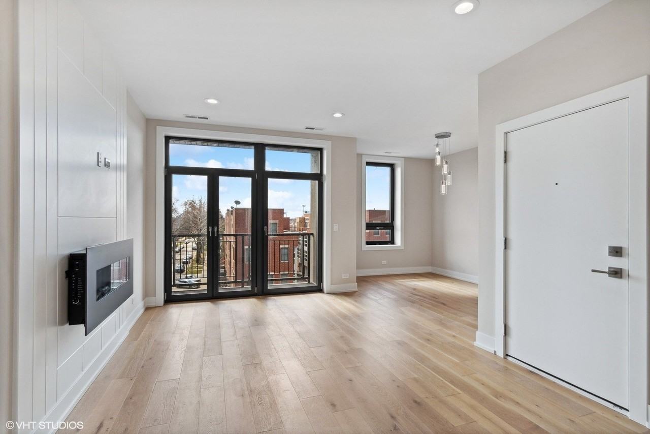 3332 W Irving Park Rd Unit 2 #2 - Photo 4 of 18