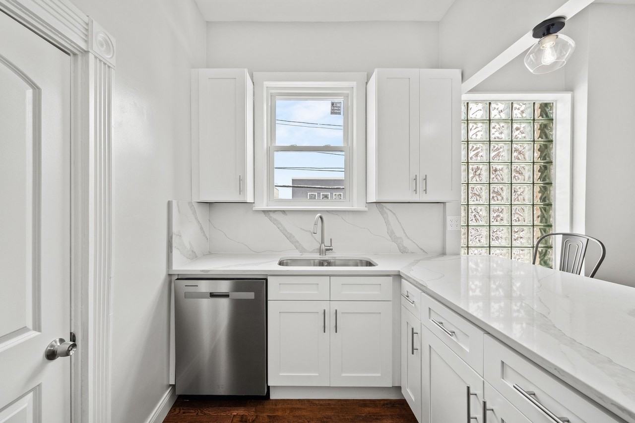 3214 W Division St Unit 2 #2 - Photo 3 of 14