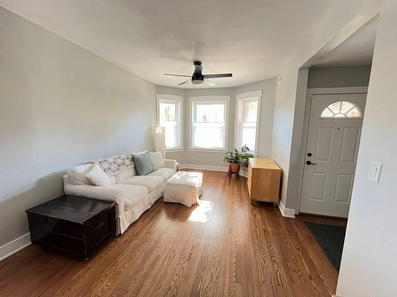 2548 W Argyle St Unit 1 #1 - Photo 2 of 11