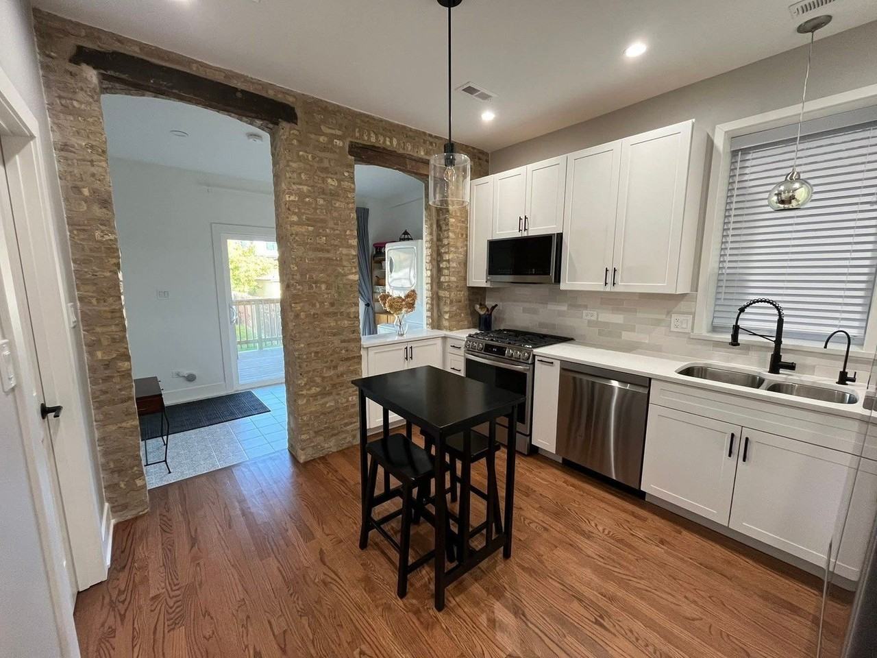 2548 W Argyle St Unit 1 #1 - Photo 6 of 11