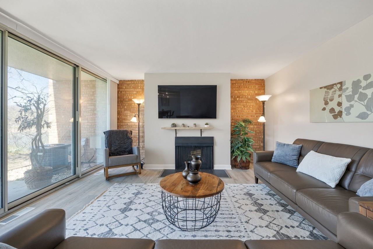 6000 E Lake Dr Apt 1d #1D - Photo 2 of 28