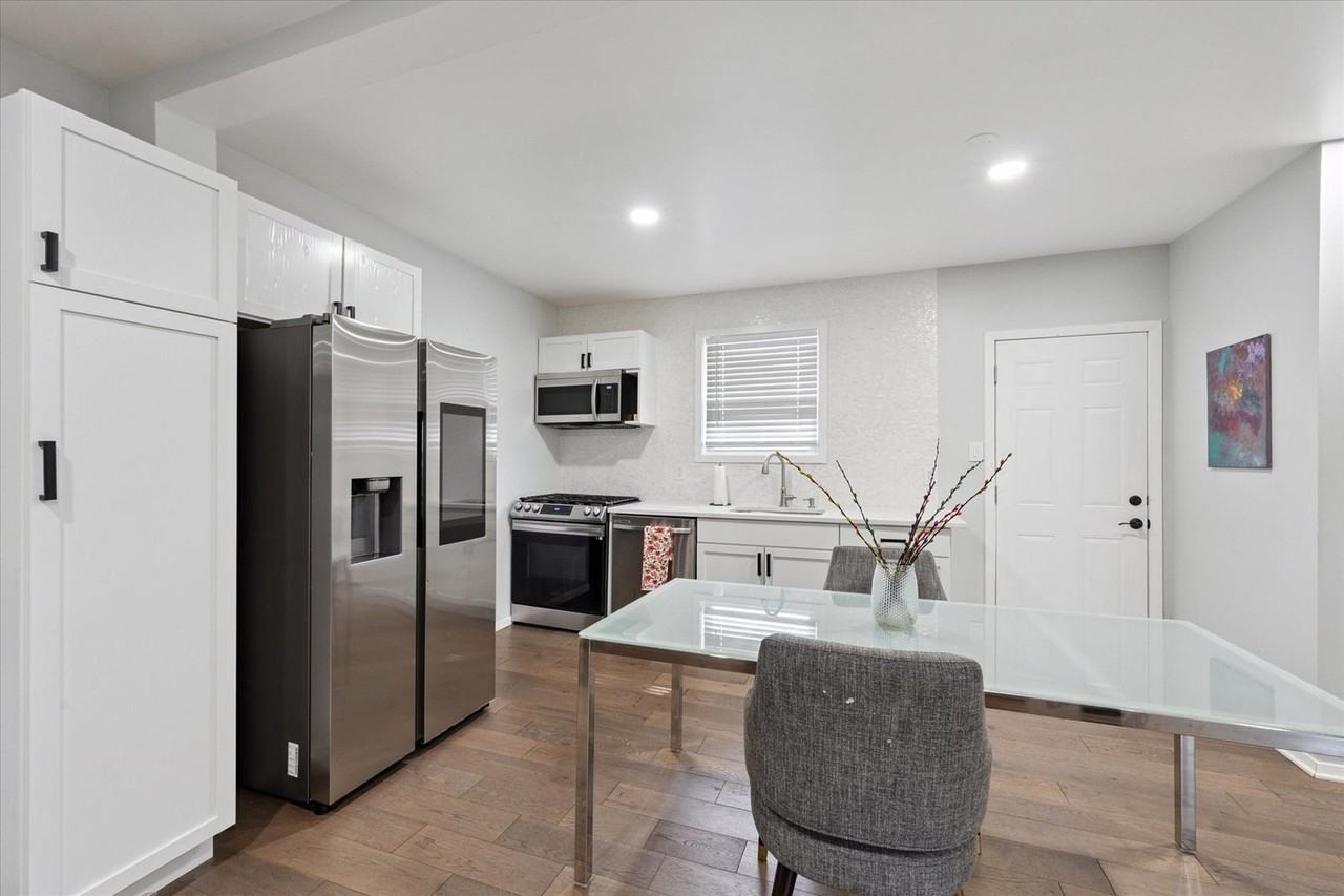 1313 Gordon Ave - Photo 6 of 17