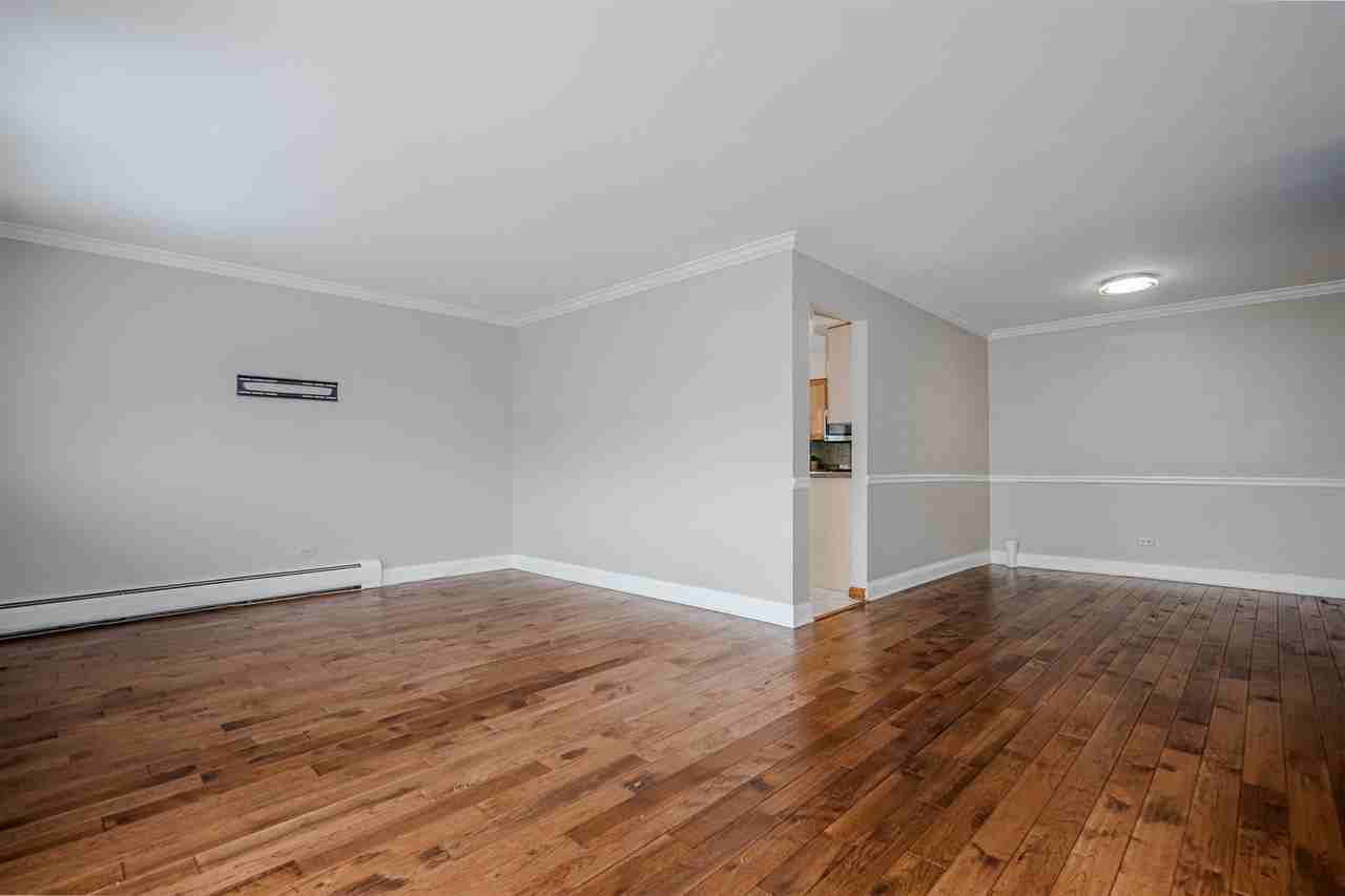 685 E Fullerton Ave Apt 201 #201 - Photo 6 of 19