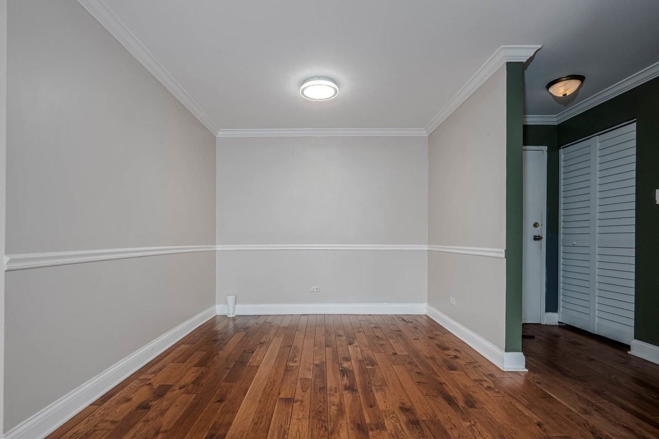 685 E Fullerton Ave Apt 201 #201 - Photo 7 of 19