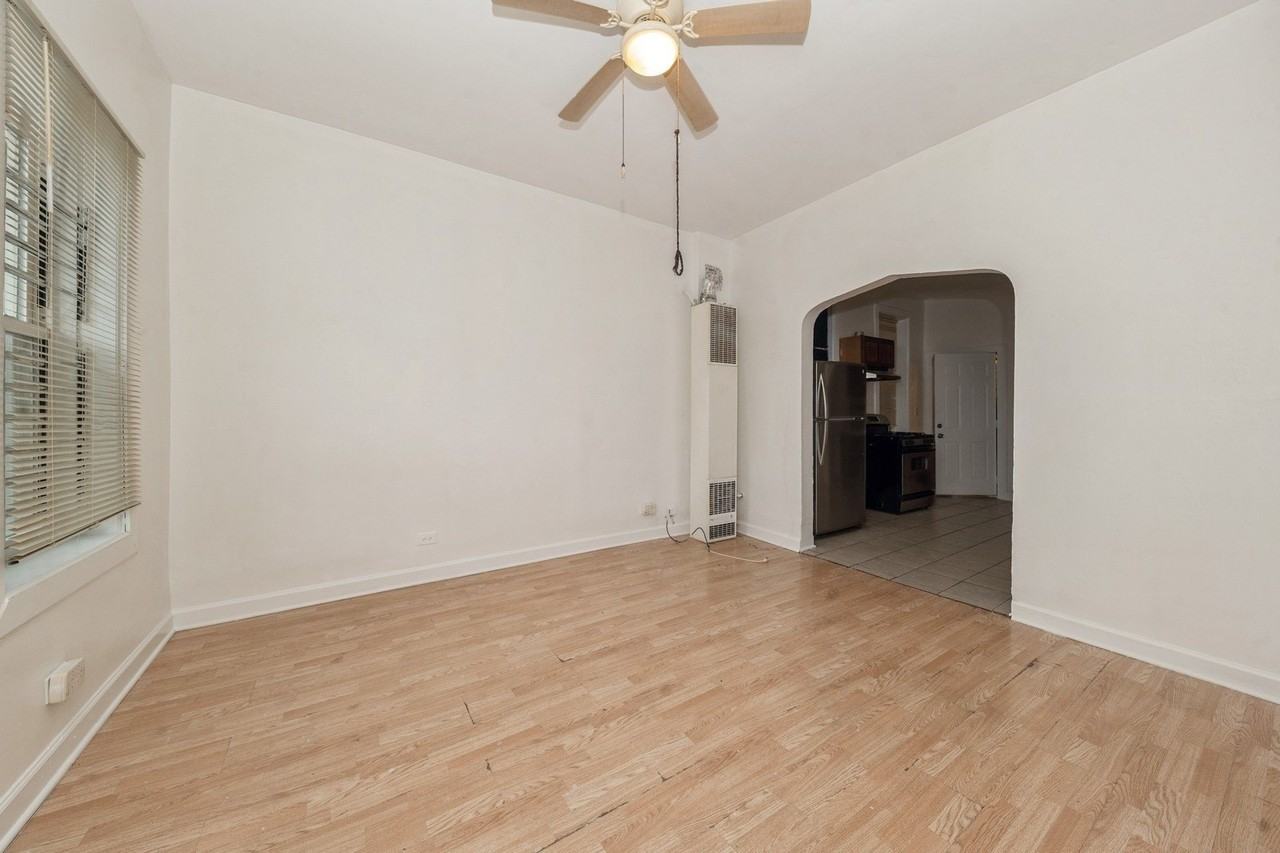 2242 W 19th St Apt 1r #1R - Photo 3 of 13