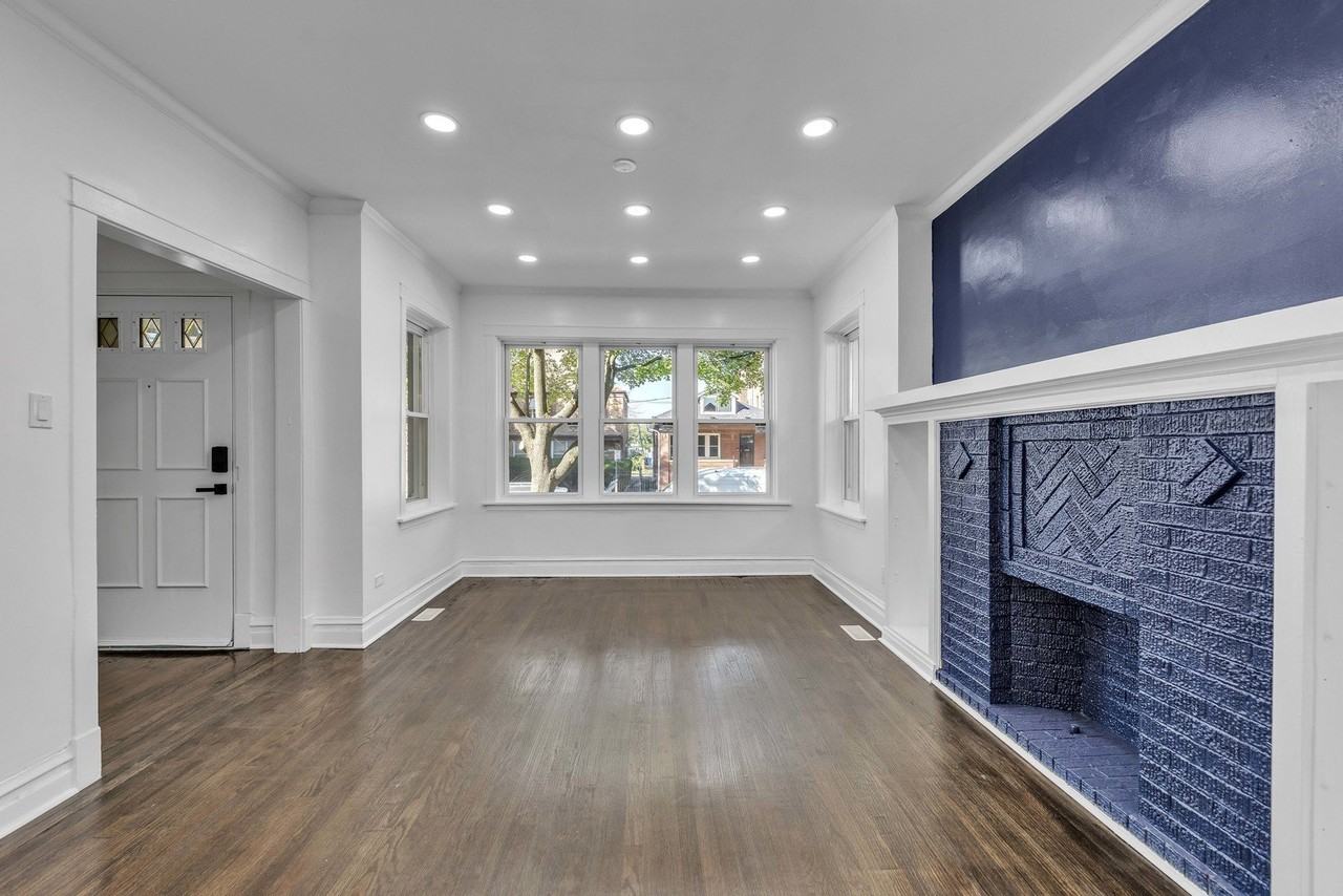 7835 S Laflin St - Photo 7 of 43