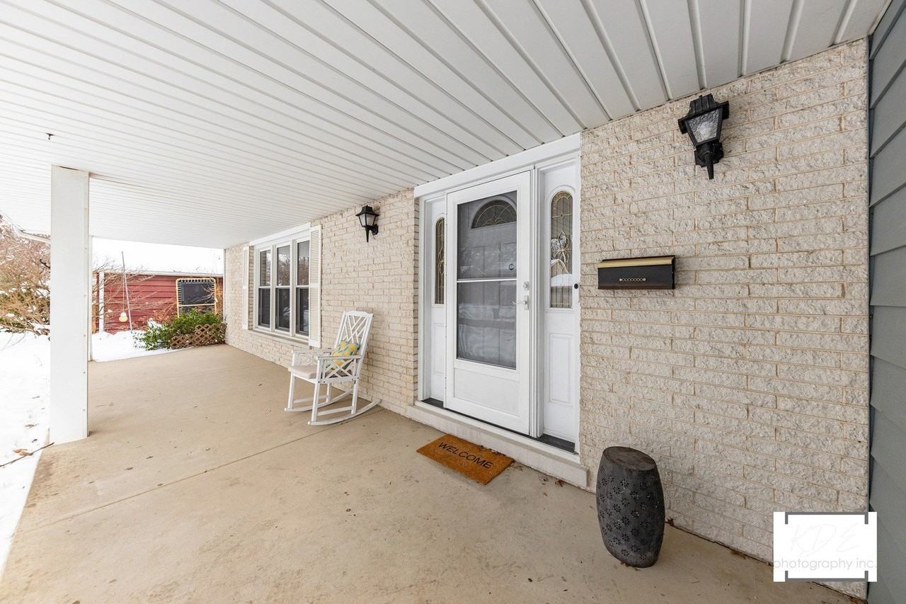 1236 Hercules Ln - Photo 3 of 41