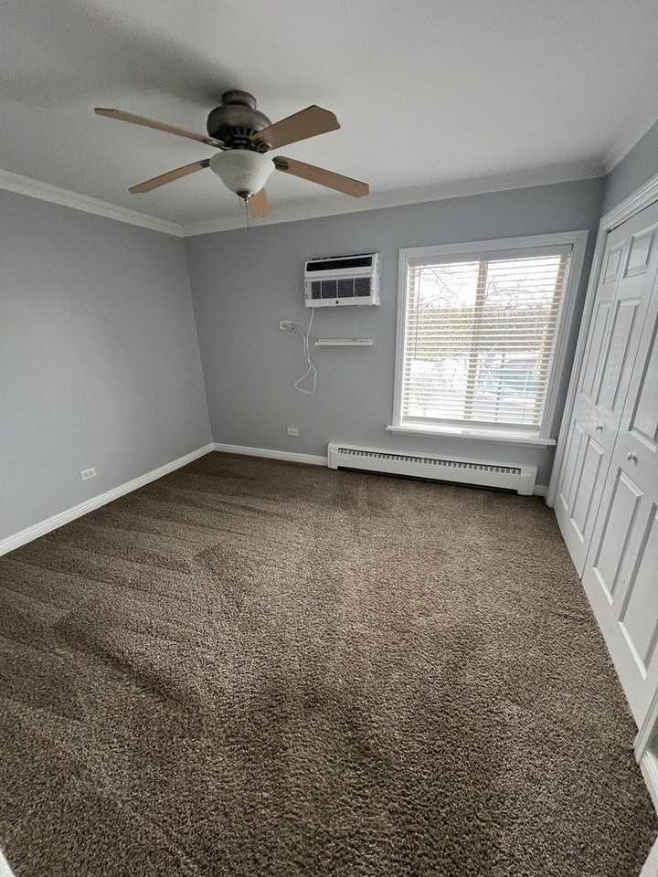 910 W Alleghany Dr Apt 2a #2A - Photo 7 of 11