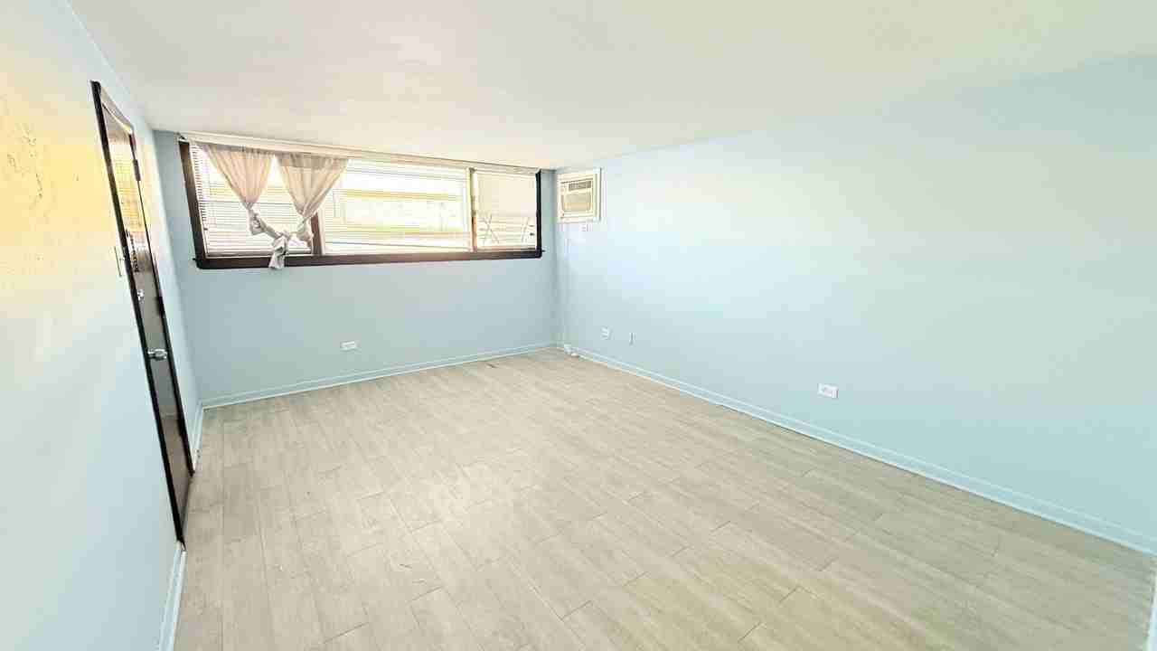 15020 Woodlawn Ave - Photo 7 of 18