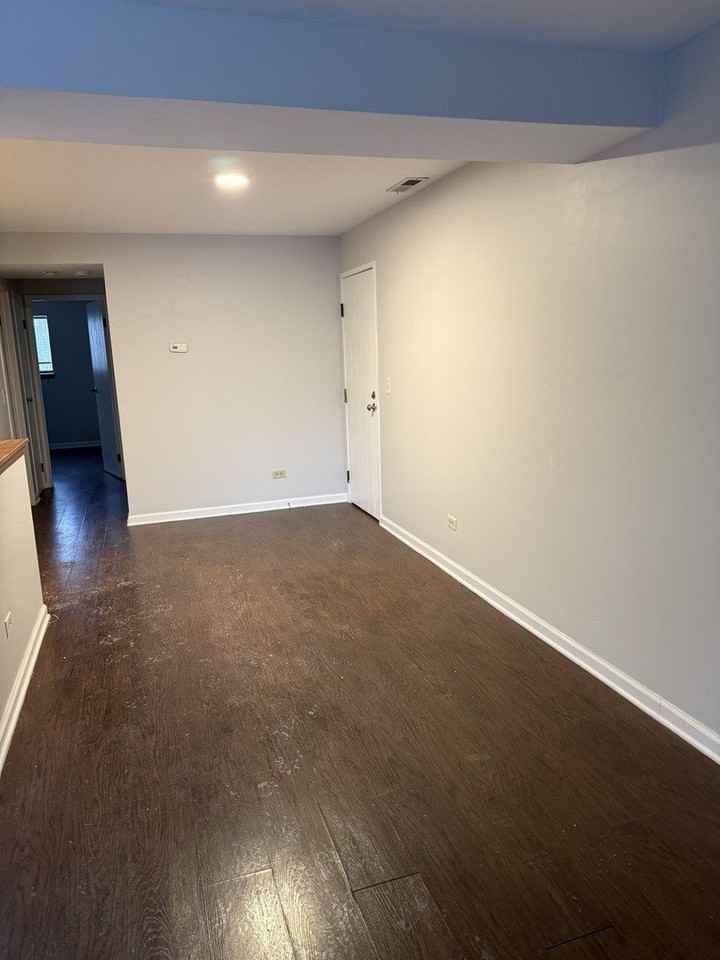 2264 Abbeywood Dr Apt B #B - Photo 3 of 12