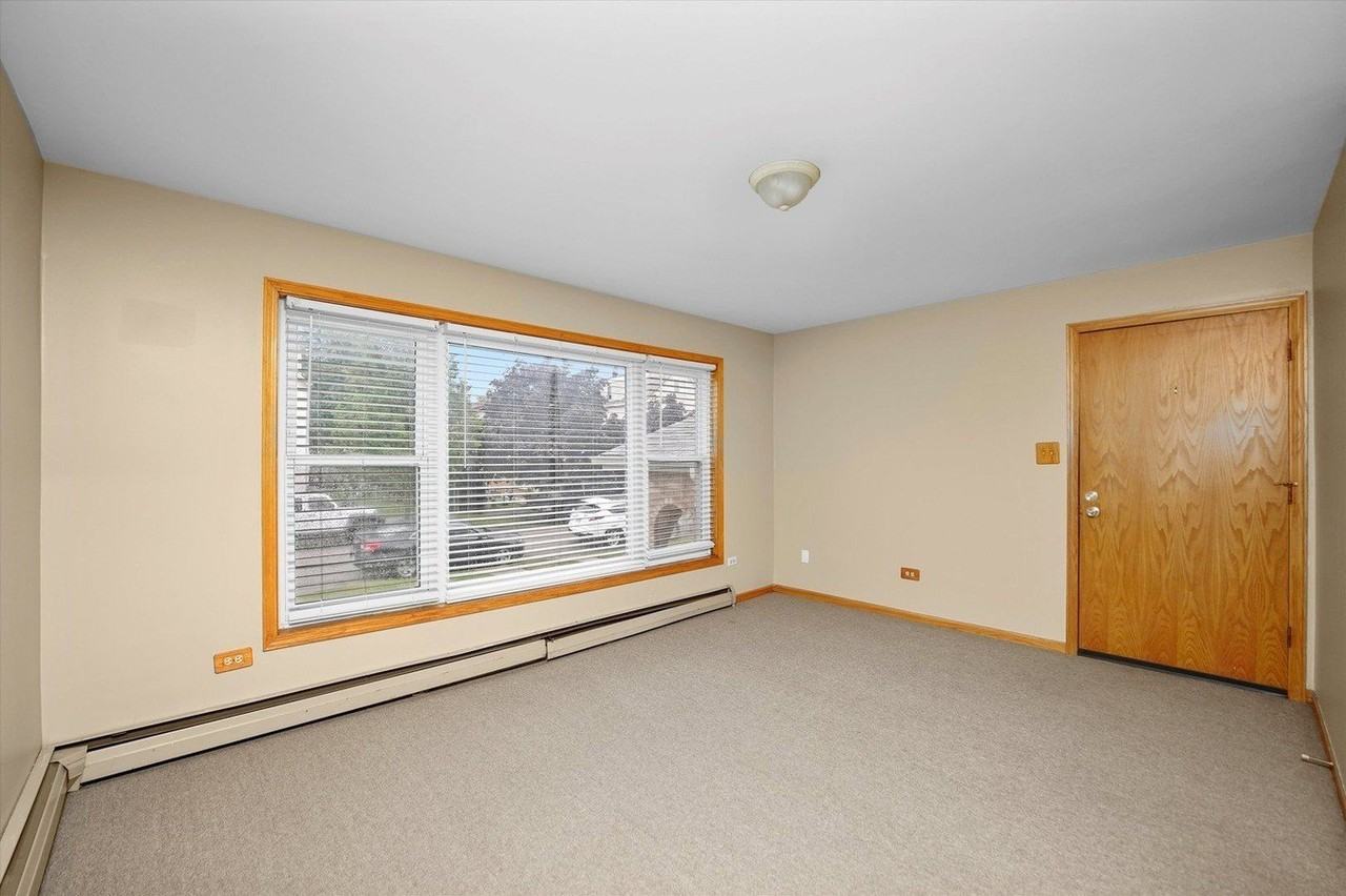 6212 S Major Ave Apt 2 #2 - Photo 3 of 13