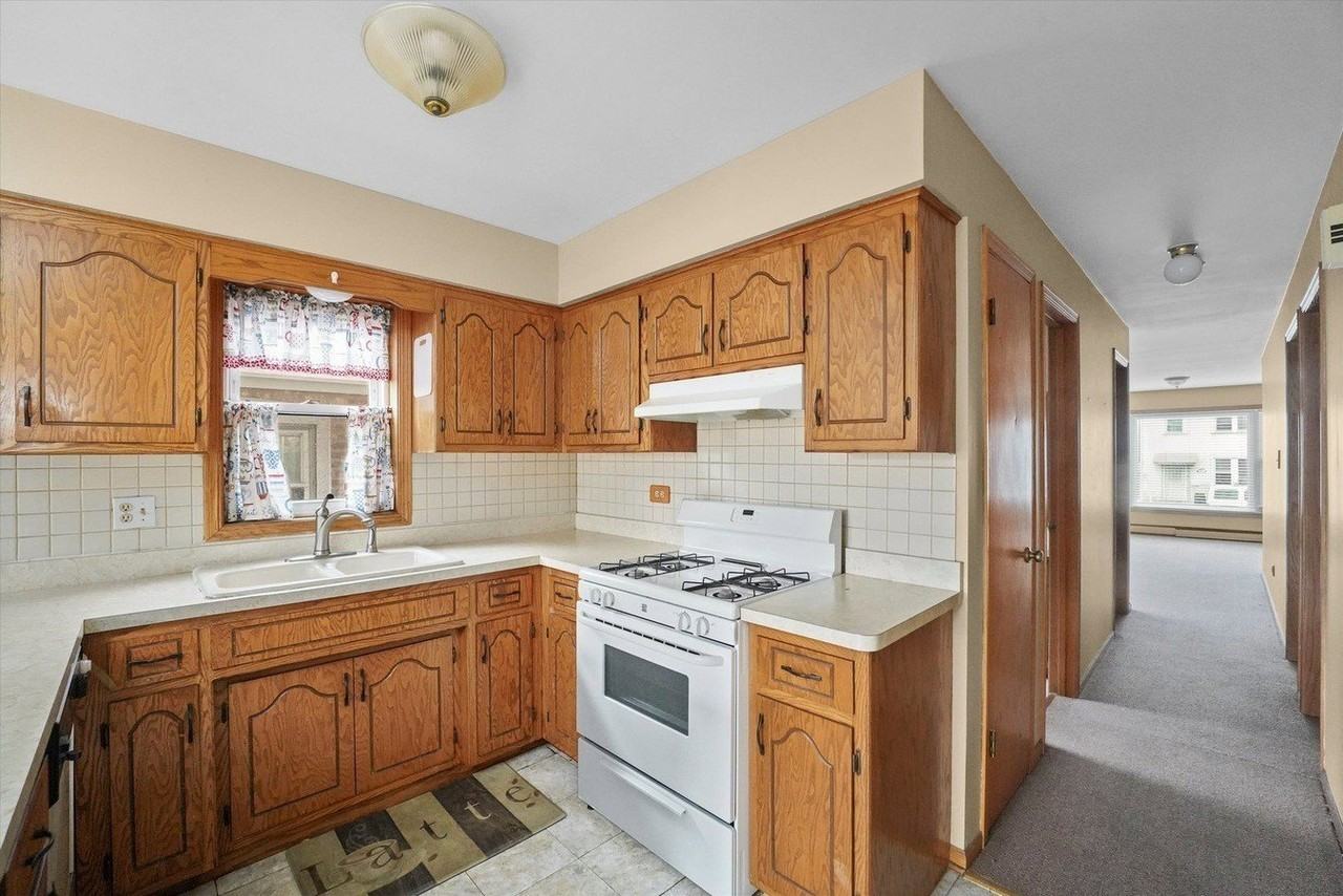 6212 S Major Ave Apt 2 #2 - Photo 4 of 13