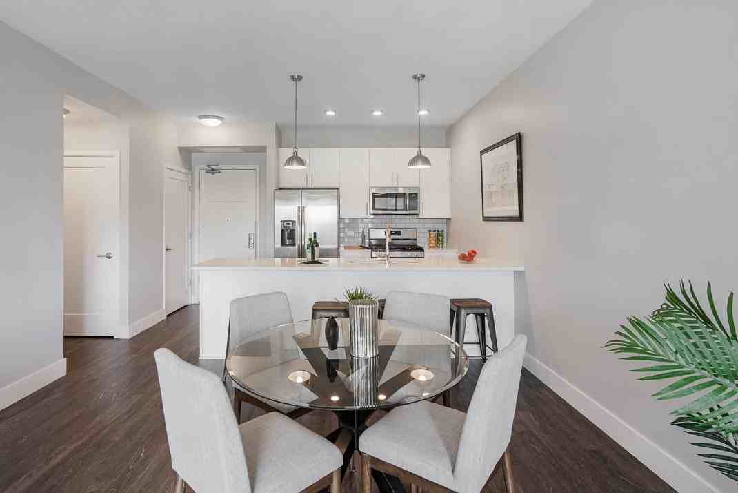 101 W Liberty St Apt 319 #319 - Photo 4 of 18